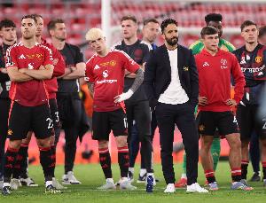 半岛体育官方网站-戴奇批阿莫林：我带曼联踢442能赢更多 瓜帅也整活但人家听劝