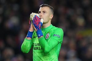 半岛体育APP-西媒：佩尼亚或将离开巴萨，赫罗纳、塞尔塔和科莫都有意引进他