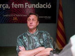 半岛体育官方网站-黄健翔引用克鲁伊夫哲学剖析皇马：抛弃受害者心理，建立赢家心态