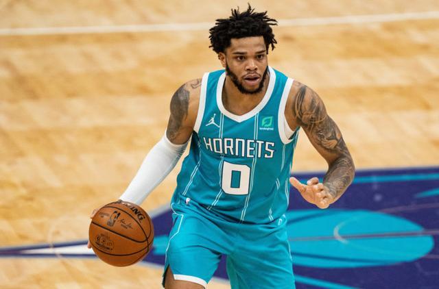 半岛体育官方网站-湖人欲补防守盯上亨特或小桥 由Klutch出面能搞定这两笔交易吗？