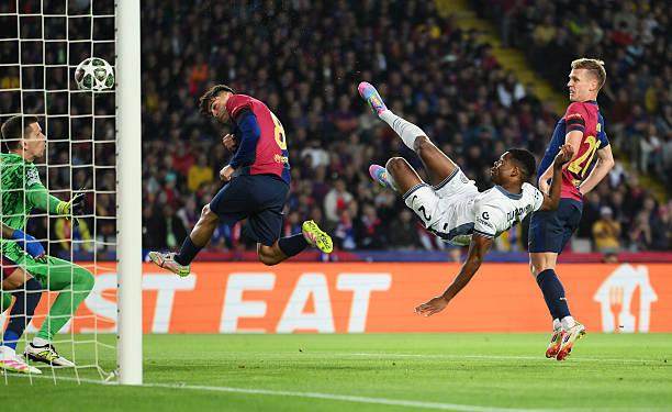 1746065529848066412.jpg 半岛体育-【人物】巴塞罗那的飞翔荷兰人,邓弗里斯的奥林匹克