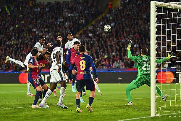 1746065543973029974.jpg 半岛体育-【人物】巴塞罗那的飞翔荷兰人,邓弗里斯的奥林匹克