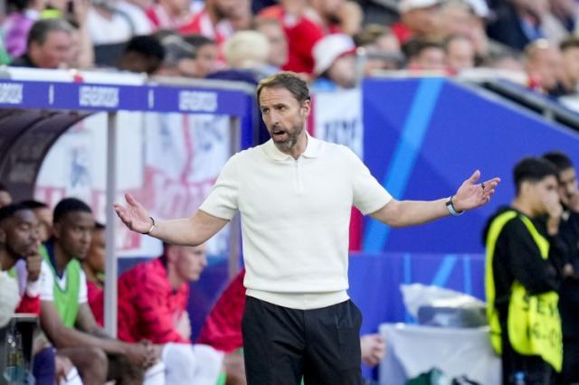 半岛体育APP-【早报】西班牙2比1英格兰，7场全胜再临欧洲之巅！