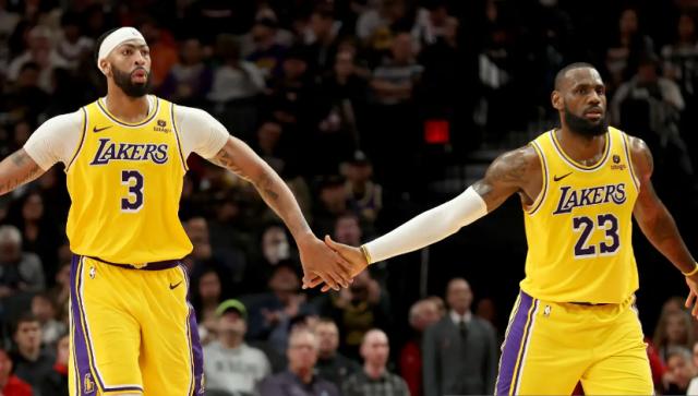 领跑盖帽榜！浓眉专注防守冲击DPOY 带伤拼杀够硬