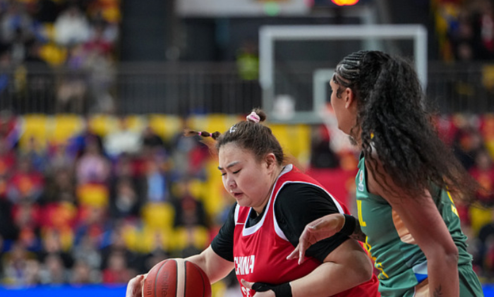 半岛体育APP-16分钟砍12+6！中国女篮2米01女版奥尼尔闪耀：无惧WNBA探花真猛|刘禹彤|巴西女篮|巴西|体重|沙奎尔-奥尼尔_新浪体育_新浪新闻