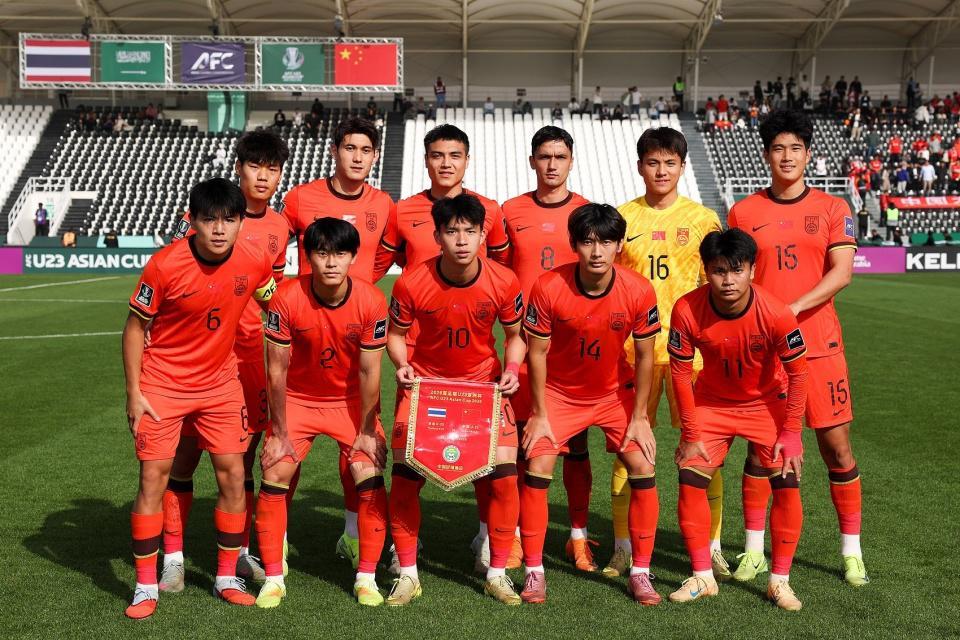 半岛体育-曝泰山锁定冬窗首签！贺一然已谈妥，转会费不到2000万