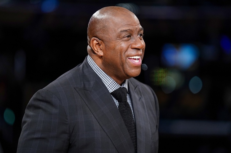 半岛体育-NBA球员收入哪家强？乔丹45亿居首 LBJ压奥胖 科五库六&amp;三少前十