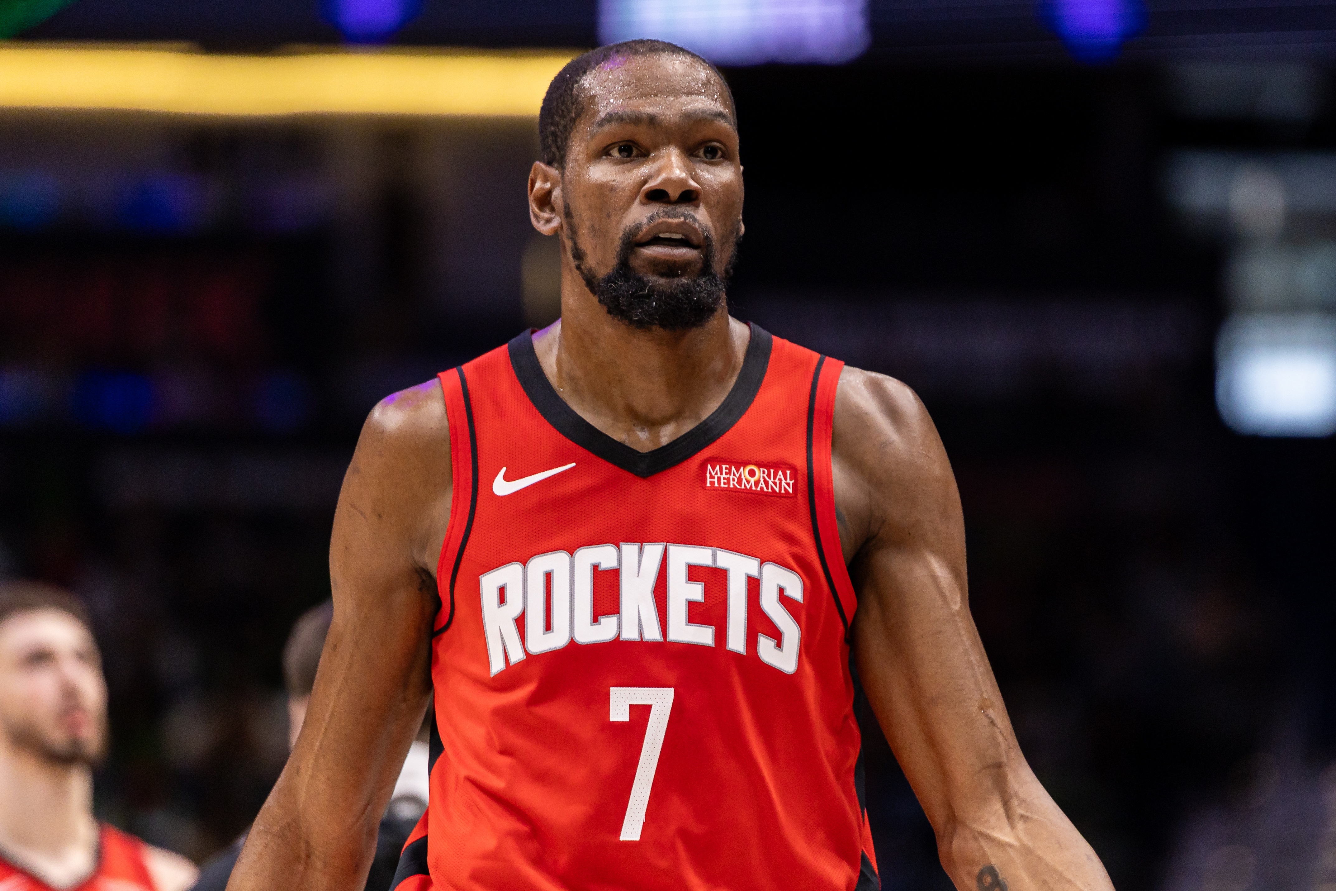 半岛体育-NBA球员收入哪家强？乔丹45亿居首 LBJ压奥胖 科五库六&amp;三少前十